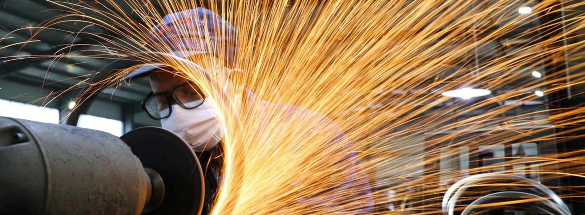 Produção industrial avança 2,9% em dezembro frente novembro, acima do esperado, e fecha 2021 com alta de 3,9%